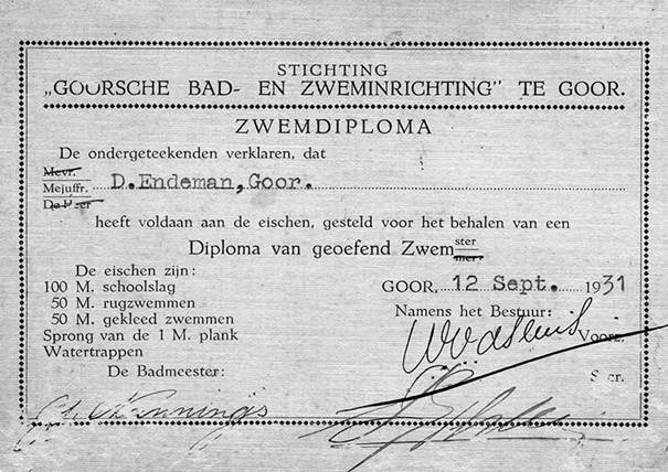 Afbeelding met tekst, handschrift, zwart-wit, document  Automatisch gegenereerde beschrijving